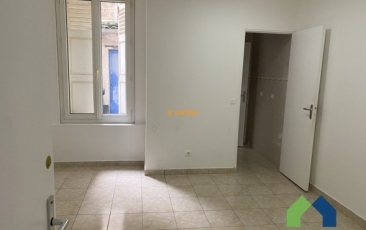 Vente Studio avec cave au centre ville  de Corbeil Vente Studio avec cave au centre ville  de Corbeil