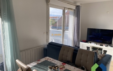 Studio de 33 m² avec balcon, vendu avec parking et cave à CORBEIL ESSONNES